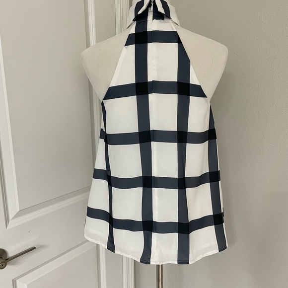 Lulu’s - NWT Black and White Halter Neck Top - Picture 4 of 9